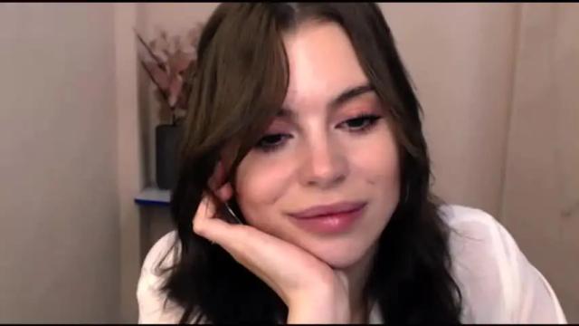 Image 4 of elle_fannning Stream on Chaturbate on 20 months ago