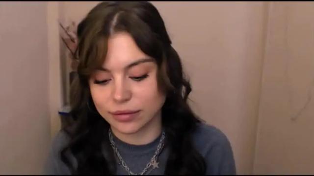 Image 12 of elle_fannning Stream on Chaturbate on 19 months ago