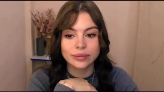 Image 4 of elle_fannning Stream on Chaturbate on 19 months ago