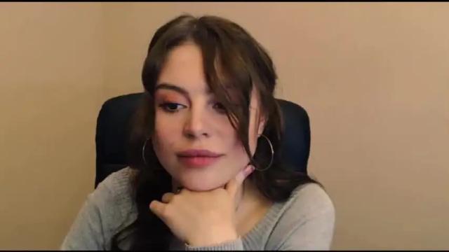 Image 10 of elle_fannning Stream on Chaturbate on 19 months ago