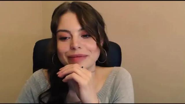 Image 12 of elle_fannning Stream on Chaturbate on 19 months ago