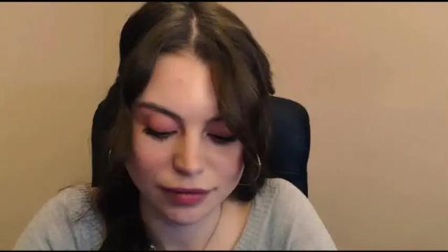 Image 2 of elle_fannning Stream on Chaturbate on 19 months ago