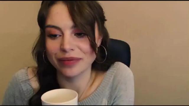 Image 4 of elle_fannning Stream on Chaturbate on 19 months ago