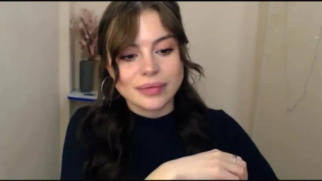 Image 10 of elle_fannning Stream on Chaturbate on 19 months ago