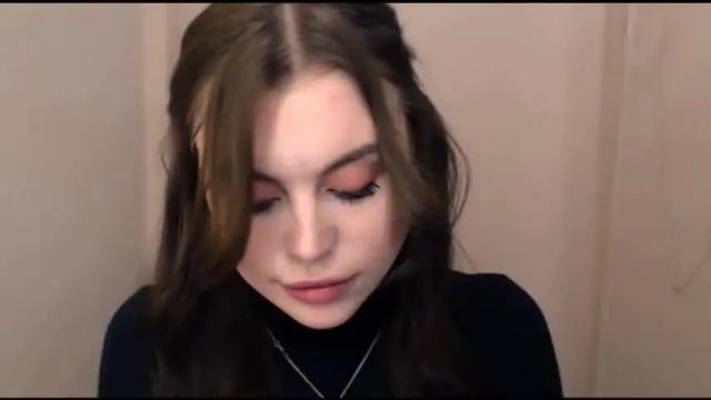 Image 6 of elle_fannning Stream on Chaturbate on 19 months ago