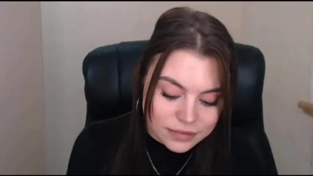 Image 10 of elle_fannning Stream on Chaturbate on 19 months ago