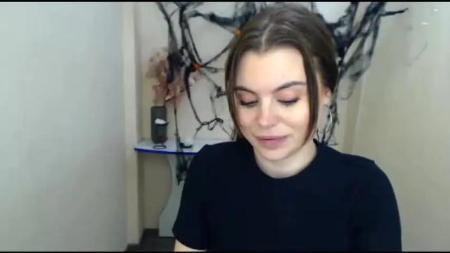 Image 3 of elle_fannning Stream on Chaturbate on 19 months ago