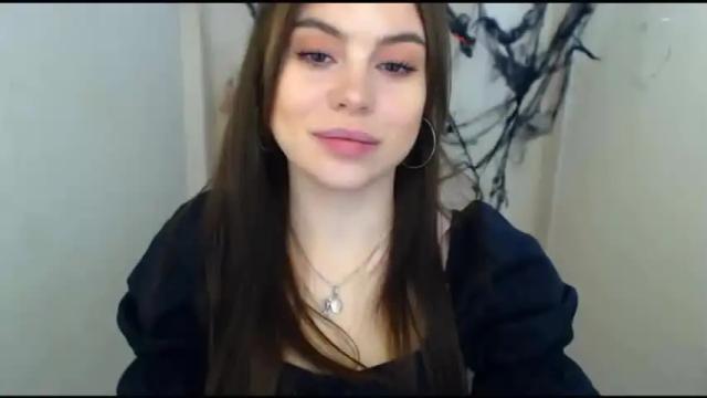 Image 2 of elle_fannning Stream on Chaturbate on 19 months ago