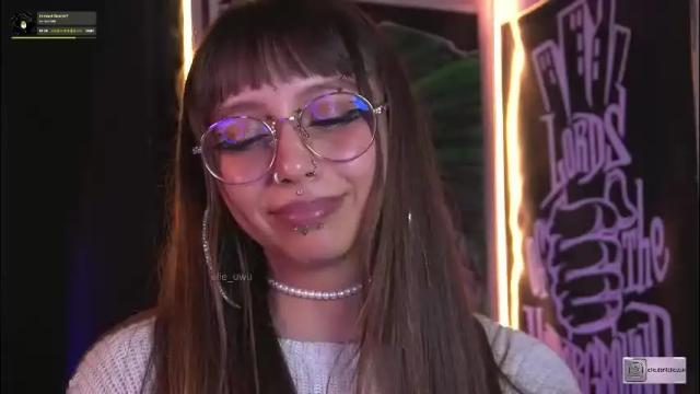 Image 7 of elle_uwu Stream on Chaturbate on 1 day ago
