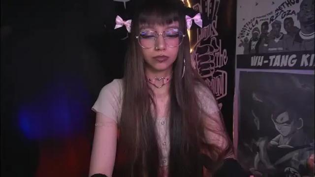 Image 3 of elle_uwu Stream on Chaturbate on 6 days ago
