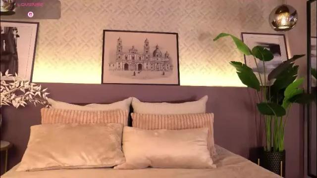 Image 3 of ellediane Stream on Chaturbate on 1 month ago