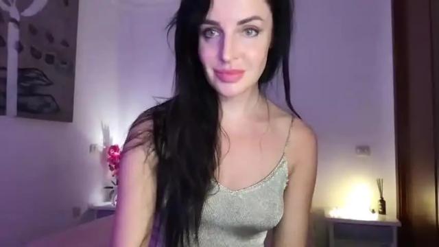 Image 12 of ellemell Stream on Chaturbate on 16 months ago