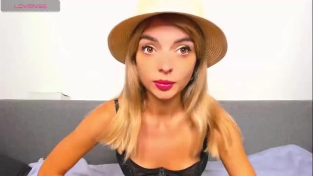 Image 3 of ellen_flow Stream on Chaturbate on 4 days ago