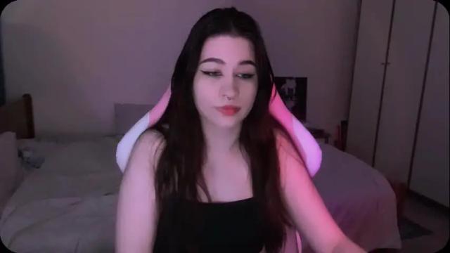 Image 7 of ellen_wright_ Stream on Chaturbate on 2 months ago