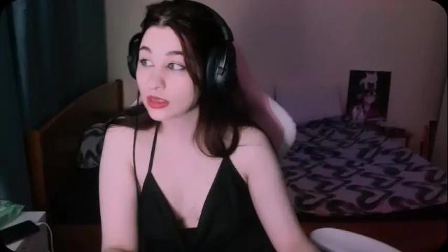 Image 12 of ellen_wright_ Stream on Chaturbate on 2 months ago
