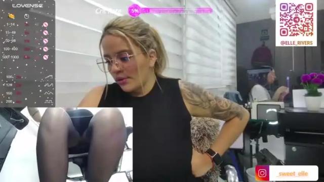 Image 2 of ellerivers Stream on Chaturbate on 18 months ago