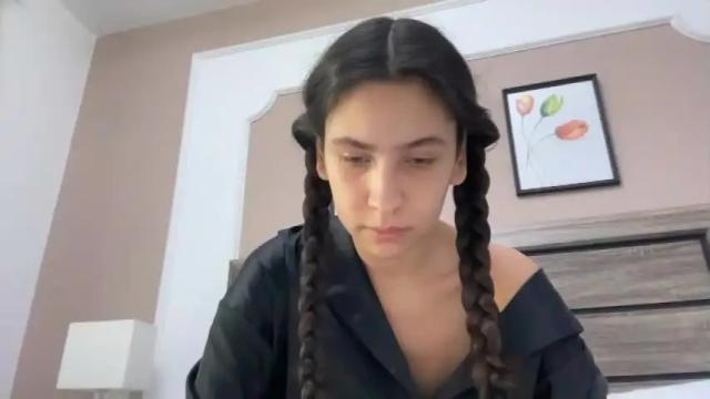 Image 3 of elli_rosse Stream on Chaturbate on 24 months ago