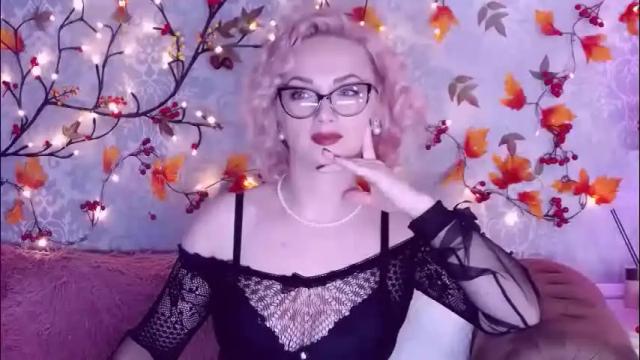 Image 4 of ellianareese Stream on Chaturbate on 4 months ago