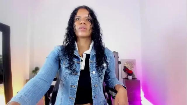 Image 2 of ellie_alves Stream on Chaturbate on 1 month ago