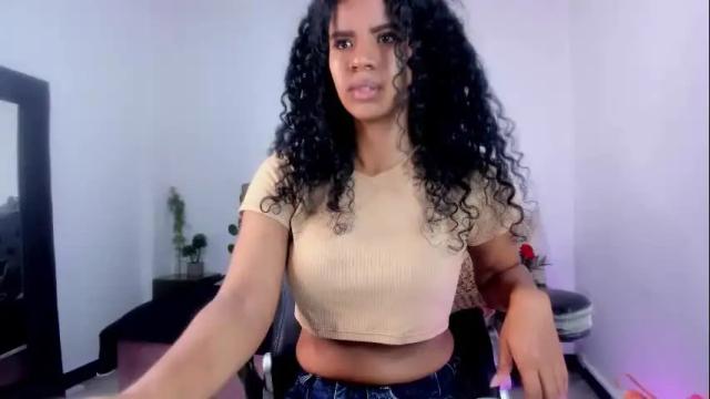 Image 4 of ellie_alves Stream on Chaturbate on 1 month ago