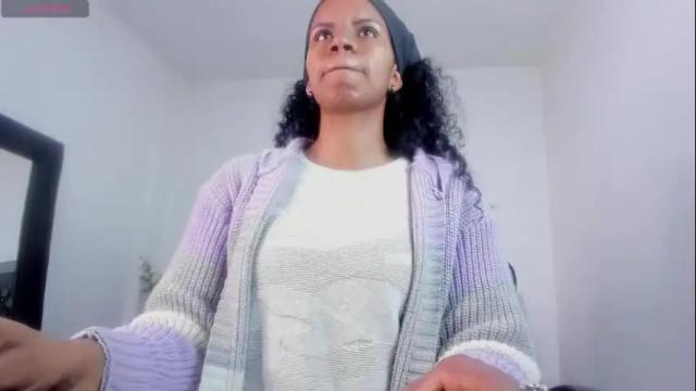 Image 3 of ellie_alves Stream on Chaturbate on 15 days ago