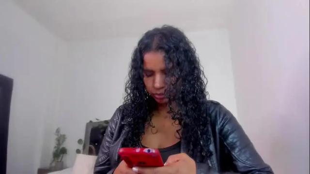 Image 12 of ellie_alves Stream on Chaturbate on 4 days ago