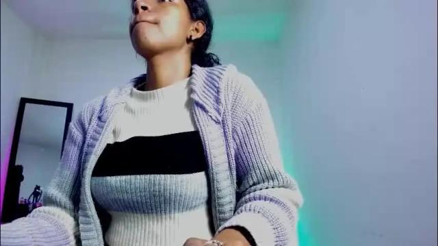 Image 10 of ellie_alves Stream on Chaturbate on 2 months ago