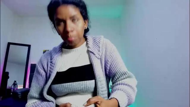 Image 11 of ellie_alves Stream on Chaturbate on 2 months ago