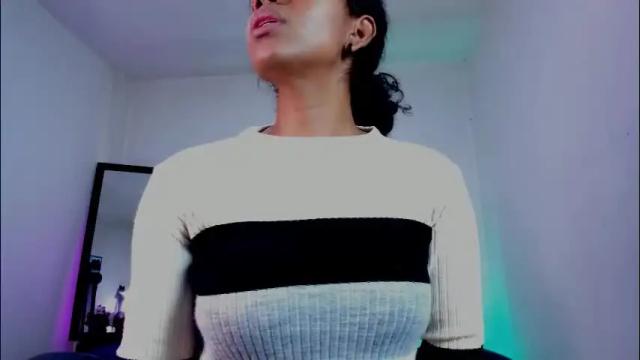 Image 12 of ellie_alves Stream on Chaturbate on 2 months ago
