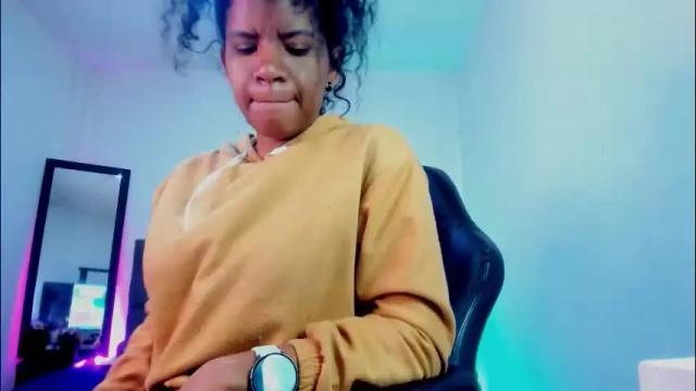 Image 7 of ellie_alves Stream on Chaturbate on 1 month ago