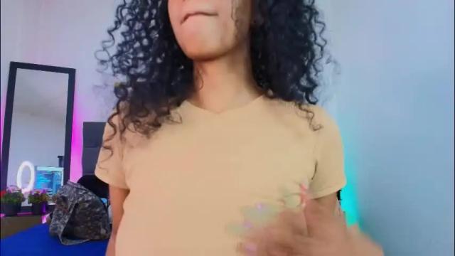 Image 4 of ellie_alves Stream on Chaturbate on 1 month ago