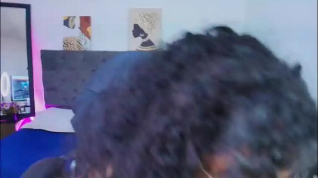 Image 12 of ellie_alves Stream on Chaturbate on 1 month ago