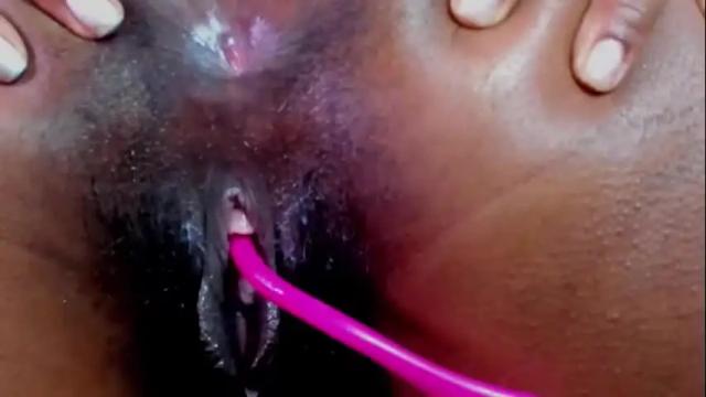 Image 12 of ellie_alves Stream on Chaturbate on 27 days ago