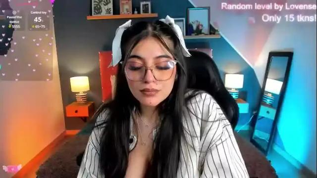 Image 8 of ellie_jhonson_ Stream on Chaturbate on 1 month ago
