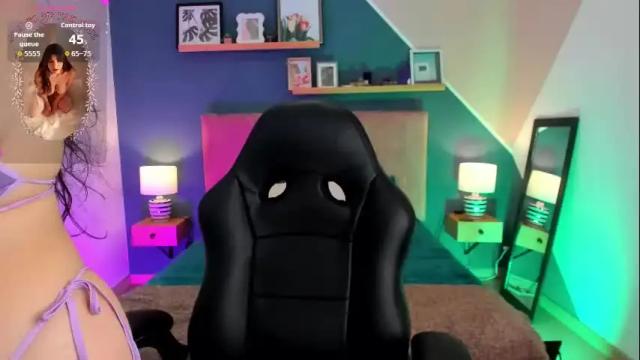Image 3 of ellie_jhonson_ Stream on Chaturbate on 24 days ago