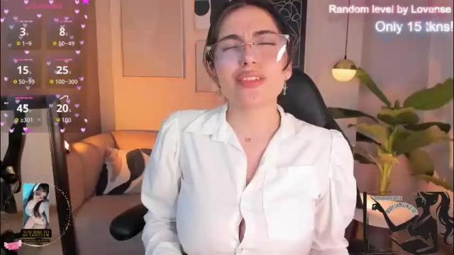Image 11 of ellie_jhonson_ Stream on Chaturbate on 6 days ago