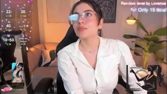 Image 2 of ellie_jhonson_ Stream on Chaturbate on 6 days ago