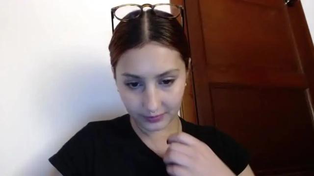 Image 12 of ellie_solee Stream on Chaturbate on 18 months ago