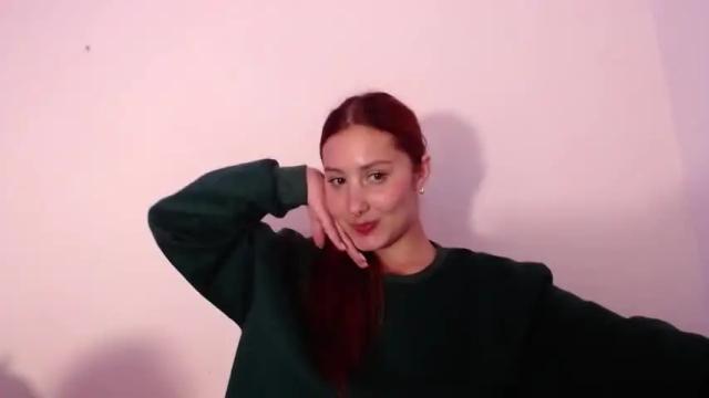 Image 11 of ellie_solee Stream on Chaturbate on 16 months ago