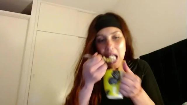Image 10 of ellie_solee Stream on Chaturbate on 1 month ago