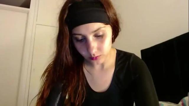 Image 2 of ellie_solee Stream on Chaturbate on 1 month ago
