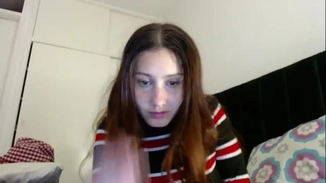Image 8 of ellie_solee Stream on Chaturbate on 8 months ago