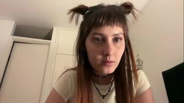 Image 3 of ellie_solee Stream on Chaturbate on 6 months ago