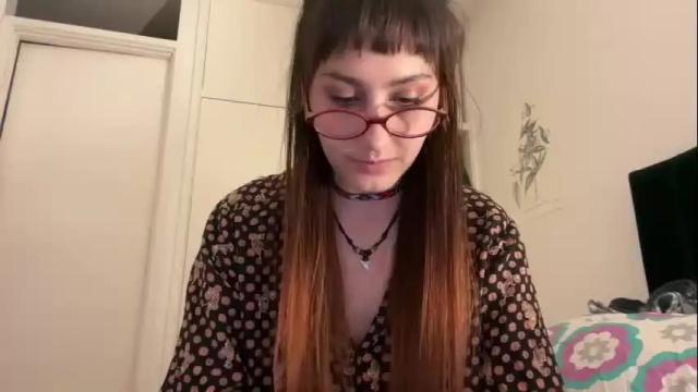 Image 2 of ellie_solee Stream on Chaturbate on 6 months ago