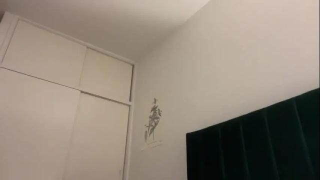 Image 2 of ellie_solee Stream on Chaturbate on 6 months ago