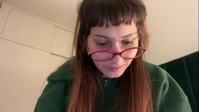Image 4 of ellie_solee Stream on Chaturbate on 6 months ago