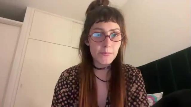 Image 2 of ellie_solee Stream on Chaturbate on 6 months ago