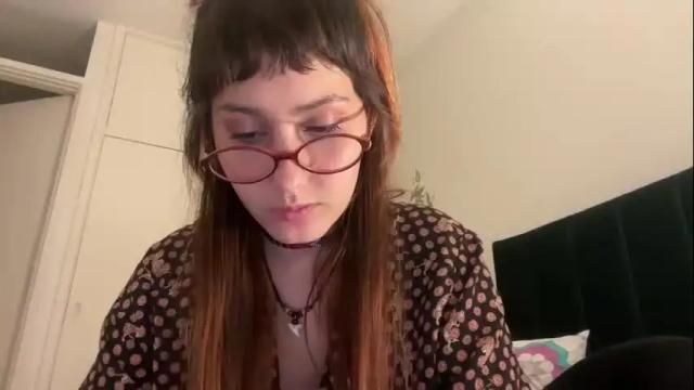 Image 7 of ellie_solee Stream on Chaturbate on 6 months ago