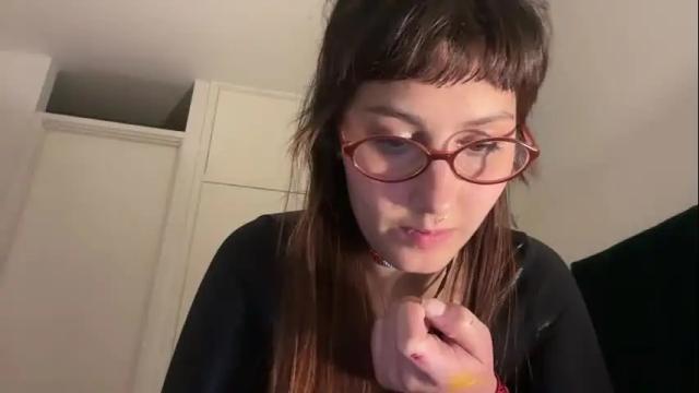 Image 10 of ellie_solee Stream on Chaturbate on 6 months ago