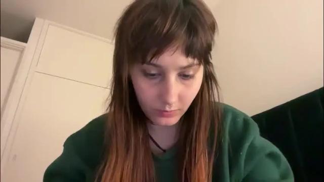 Image 4 of ellie_solee Stream on Chaturbate on 5 months ago
